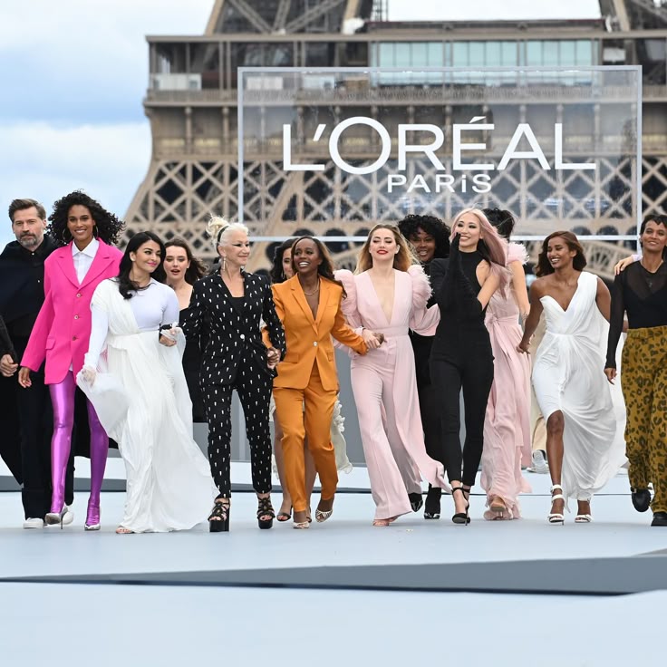 "le defile l'oreal paris 2021" : runway paris fashion week womenswear spring summer 2022